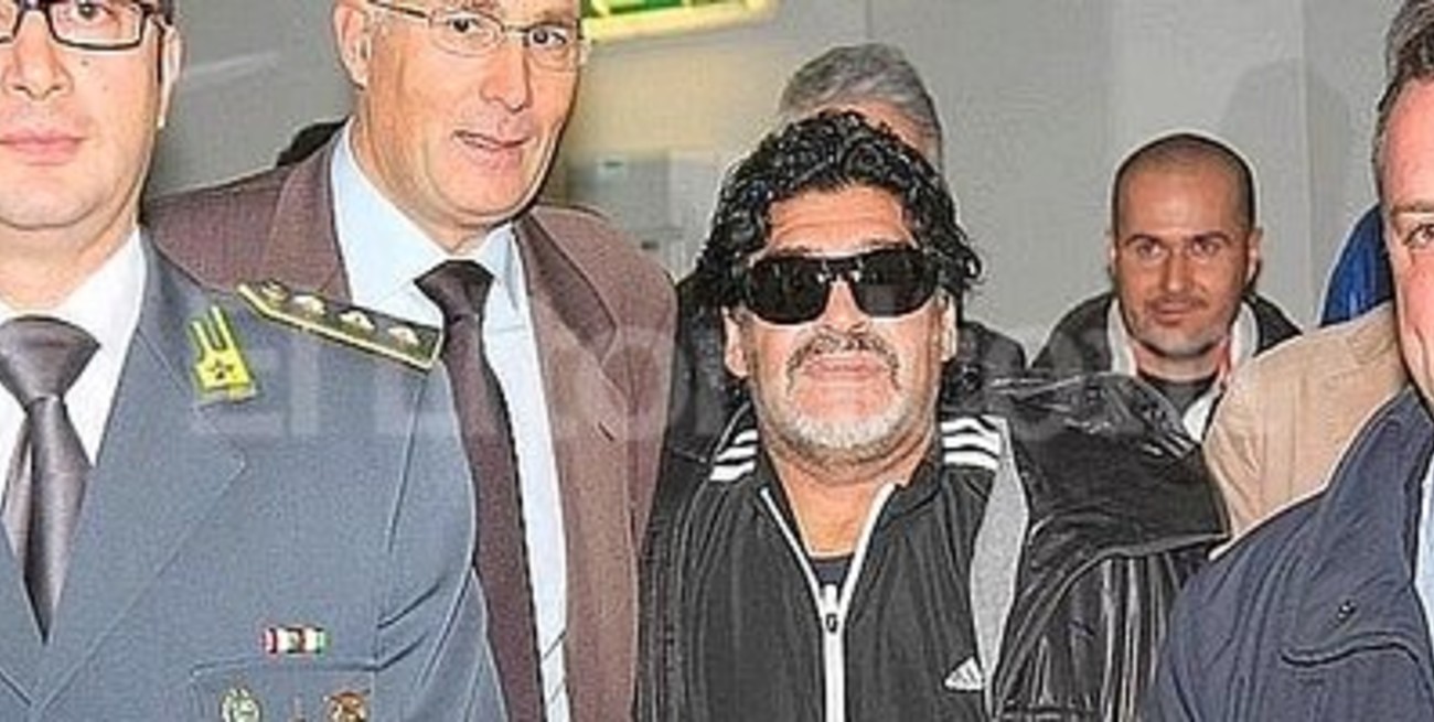 Maradona pisó Italia para resolver sus problemas con el fisco