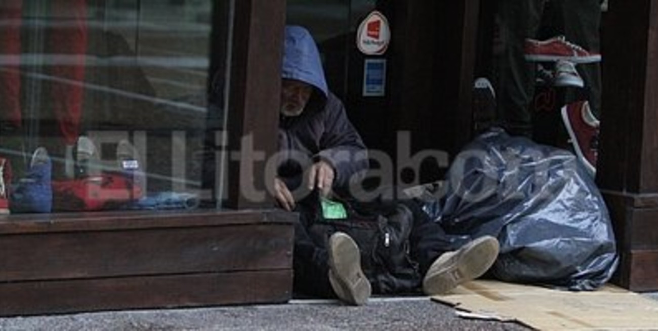Unas 50 personas pasan la noche bajo el gélido frío de la ola polar
