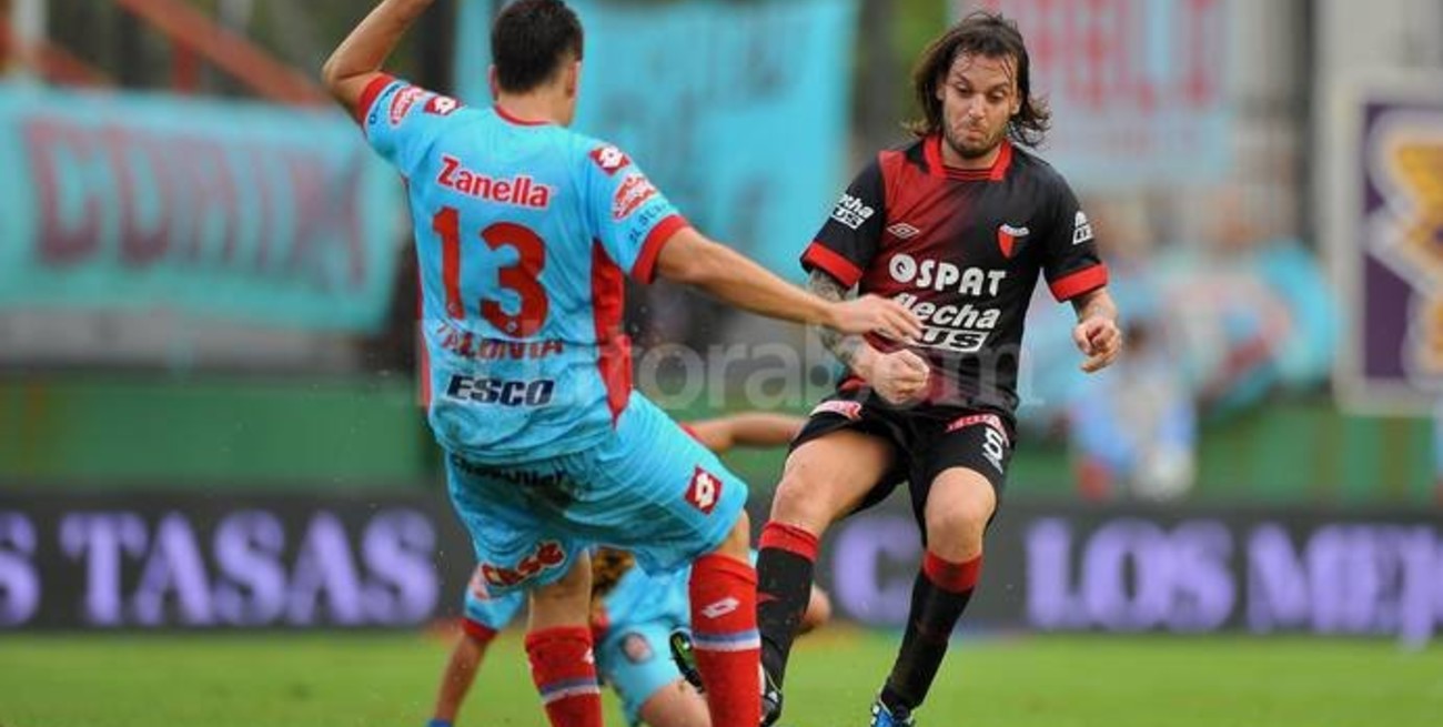 Sin muchas luces Arsenal quebró a Colón