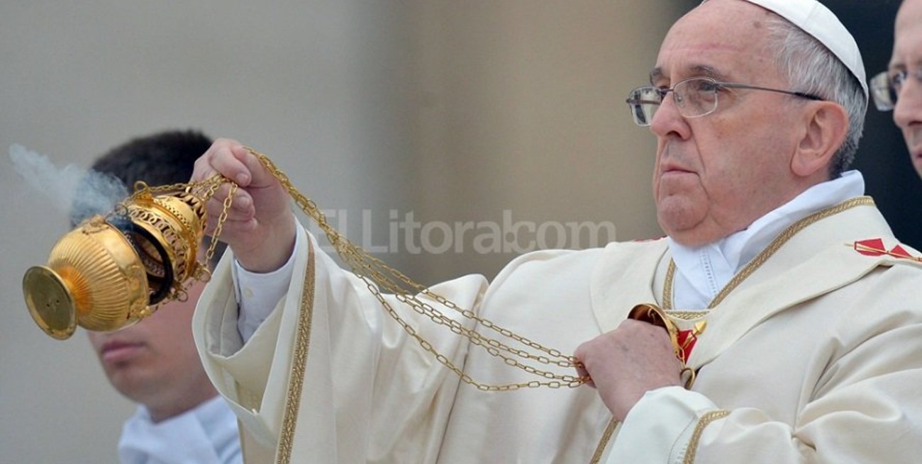 Francisco: "Juan Pablo II y Juan XXIII restauraron la Iglesia"