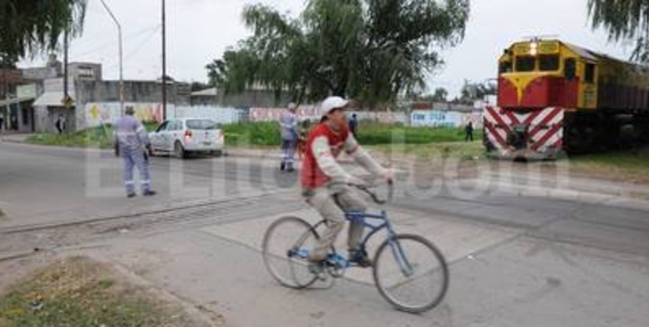 Por el robo de las cargas, más trenes circulan durante el día por la ciudad 
