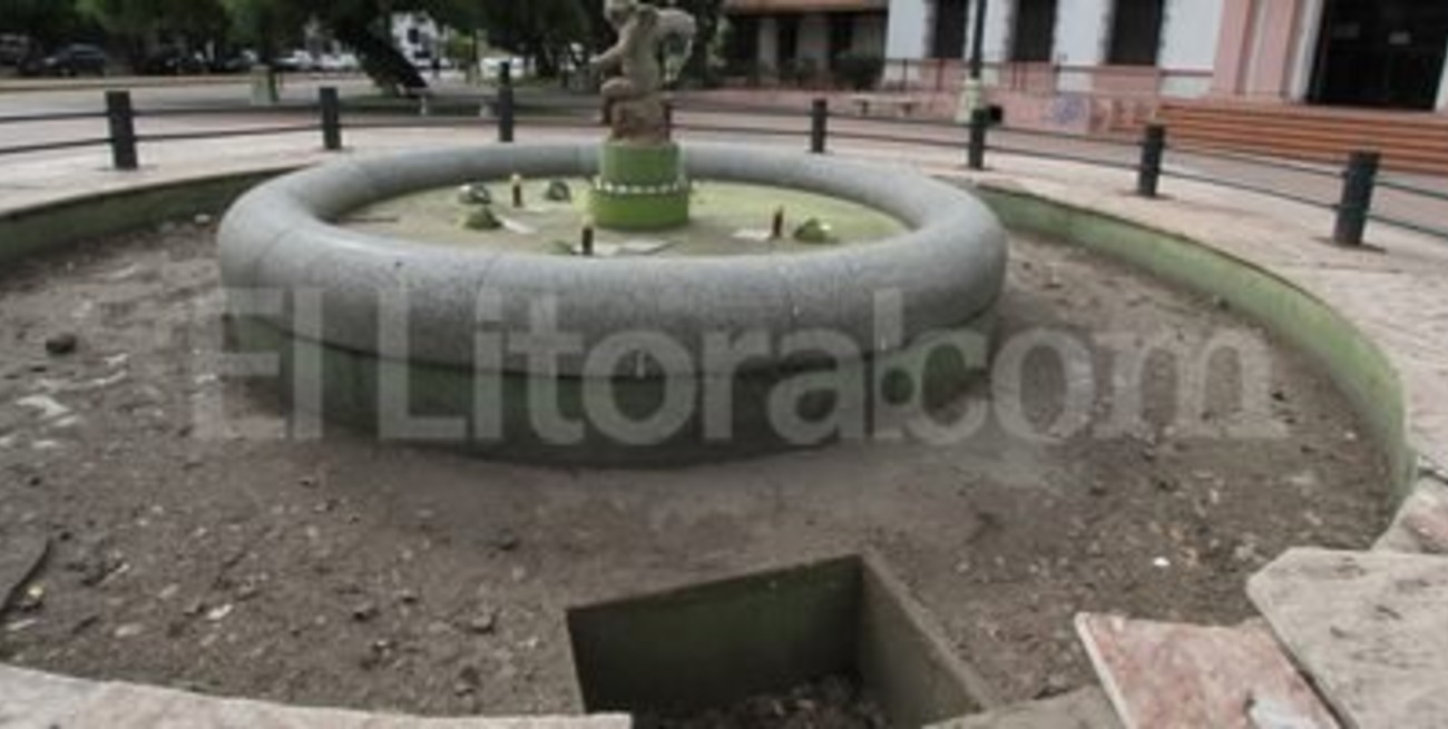 Falta mantenimiento en el Paseo de las Tres Culturas