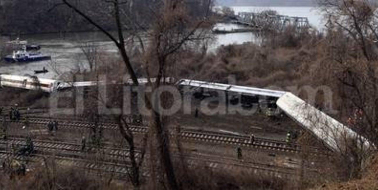 Cuatro muertos en el descarrilamiento de un tren en cercanías en Nueva York 