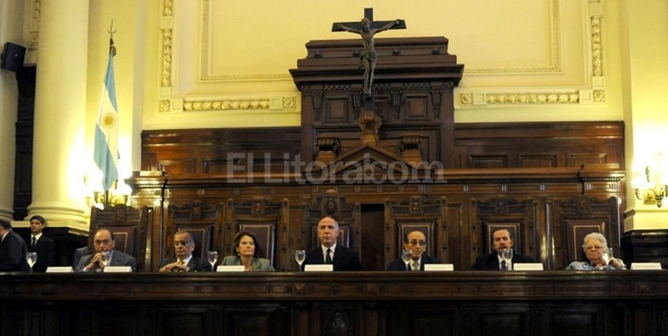 Comisión de la independencia judicial exhortó al gobierno a evitar la "presión" sobre jueces