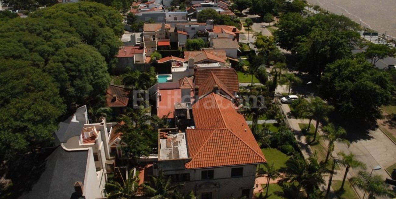 Atraparon a un ladrón escondido en un armario en una vivienda de barrio 7 Jefes