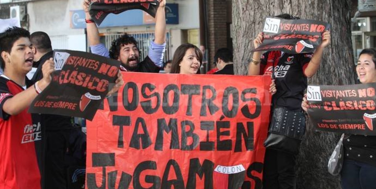 Sabaleros reclamaron en la Municipalidad que los dejen asistir al clásico