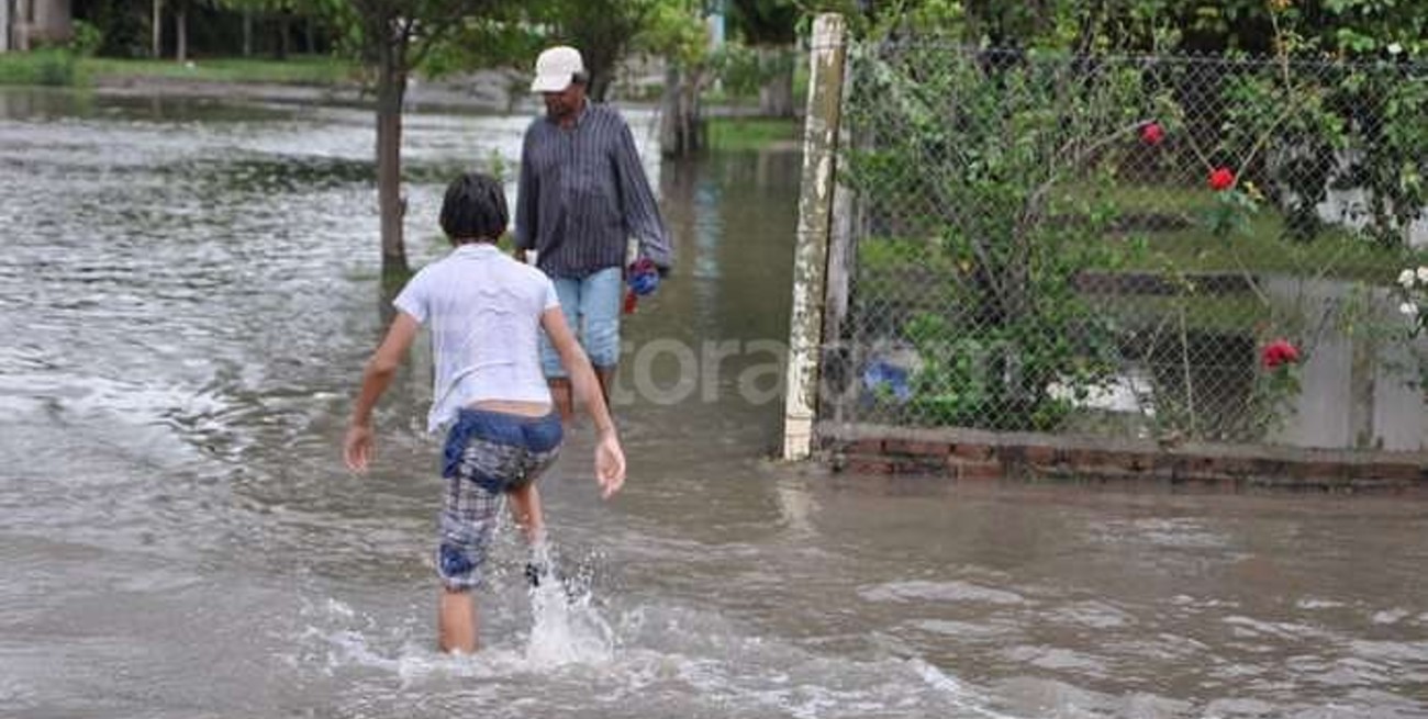 Casi 400 mm de lluvia dejaron a Florencia y su gente bajo agua
