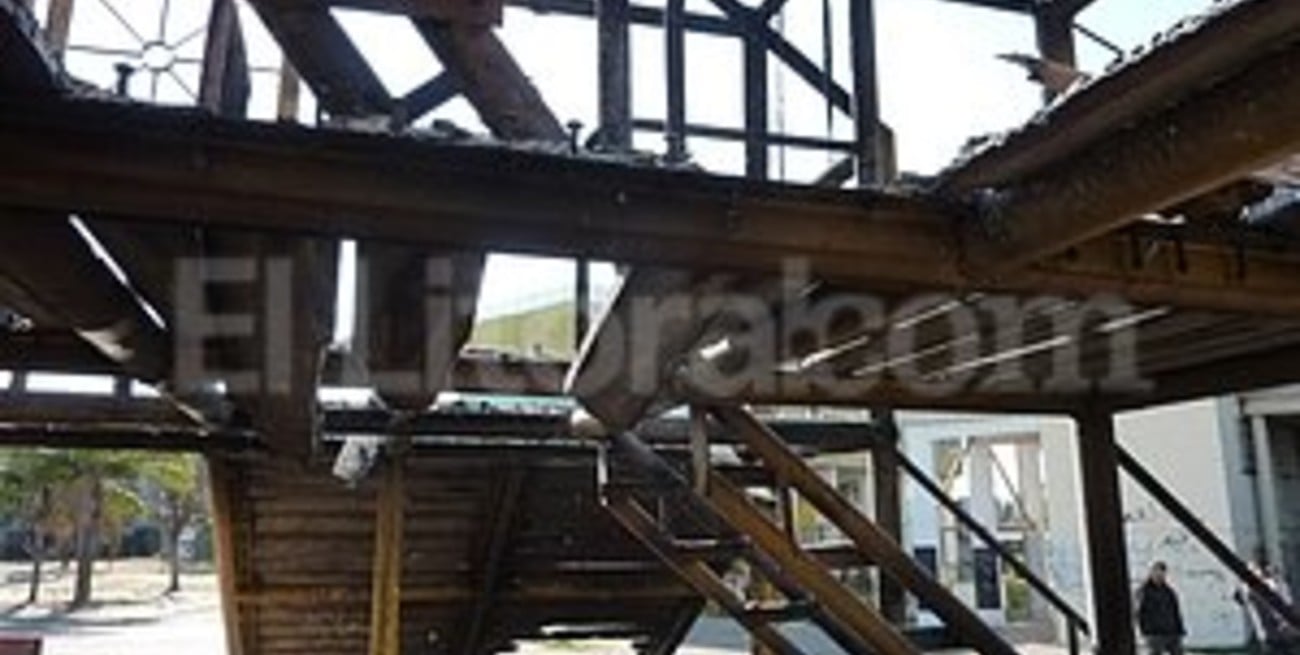 Críticas al municipio por la falta de mantenimiento de juegos infantiles