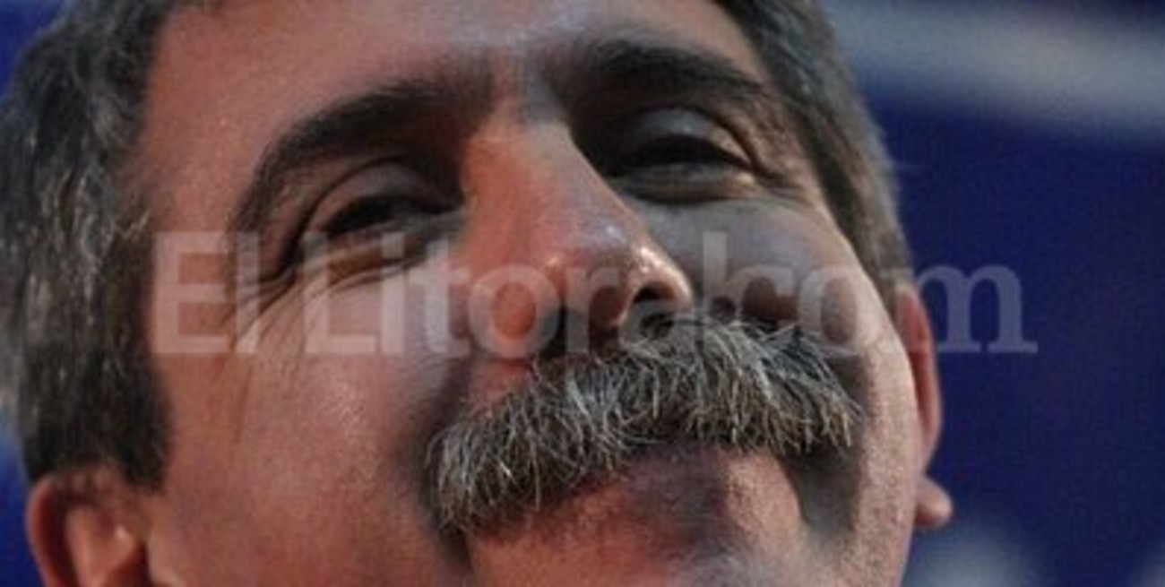 Aníbal echó al DT de Las Leonas