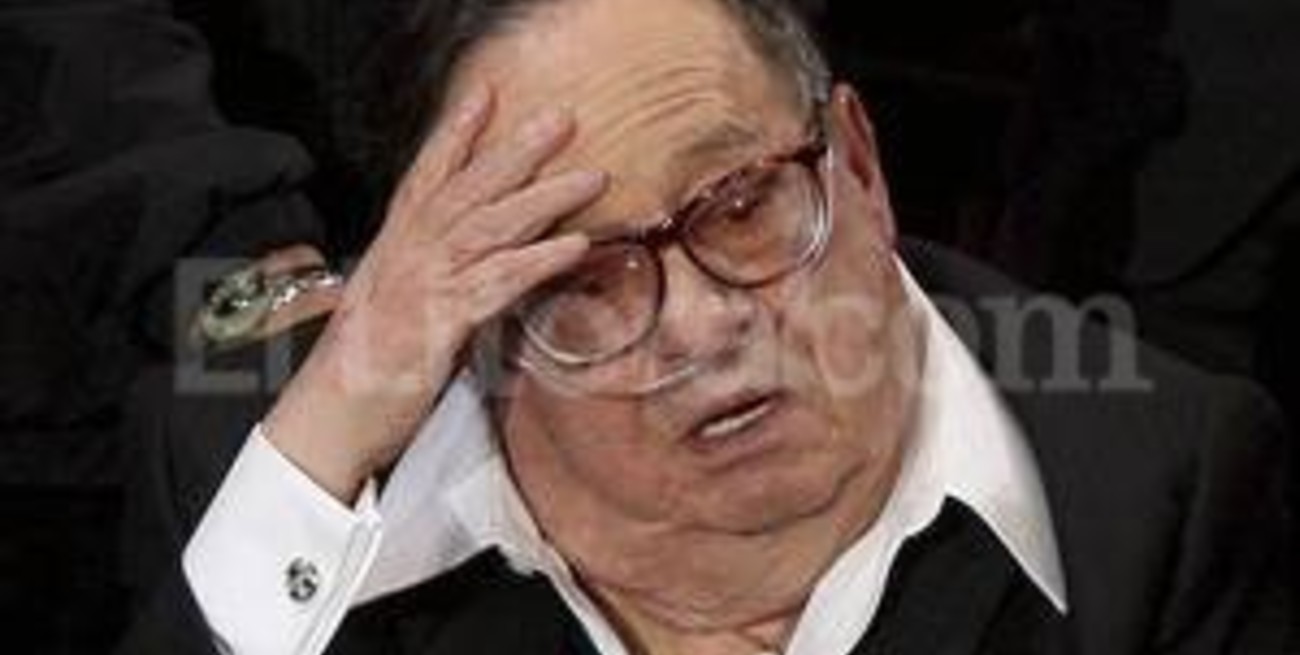 Chespirito se encuentra estable y feliz