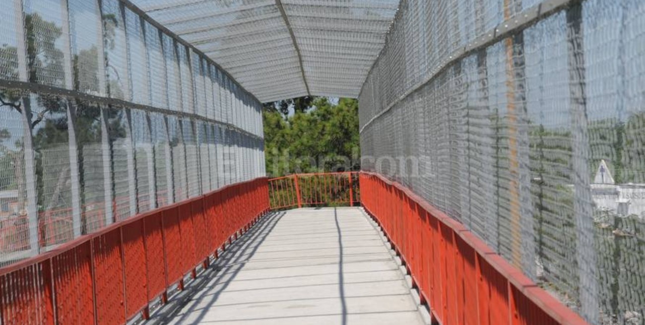 Ya está habilitado el puente peatonal de Varadero Sarsotti