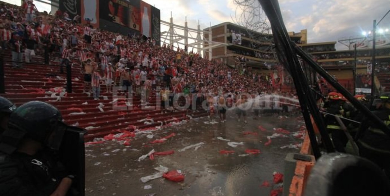 Los incidentes comenzaron incluso antes que el partido