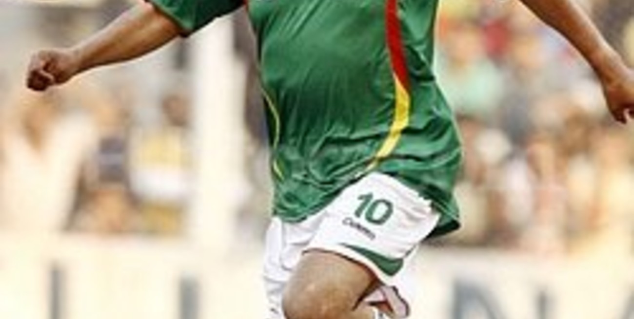 Un club quiere inscribir a Evo Morales como futbolista profesional