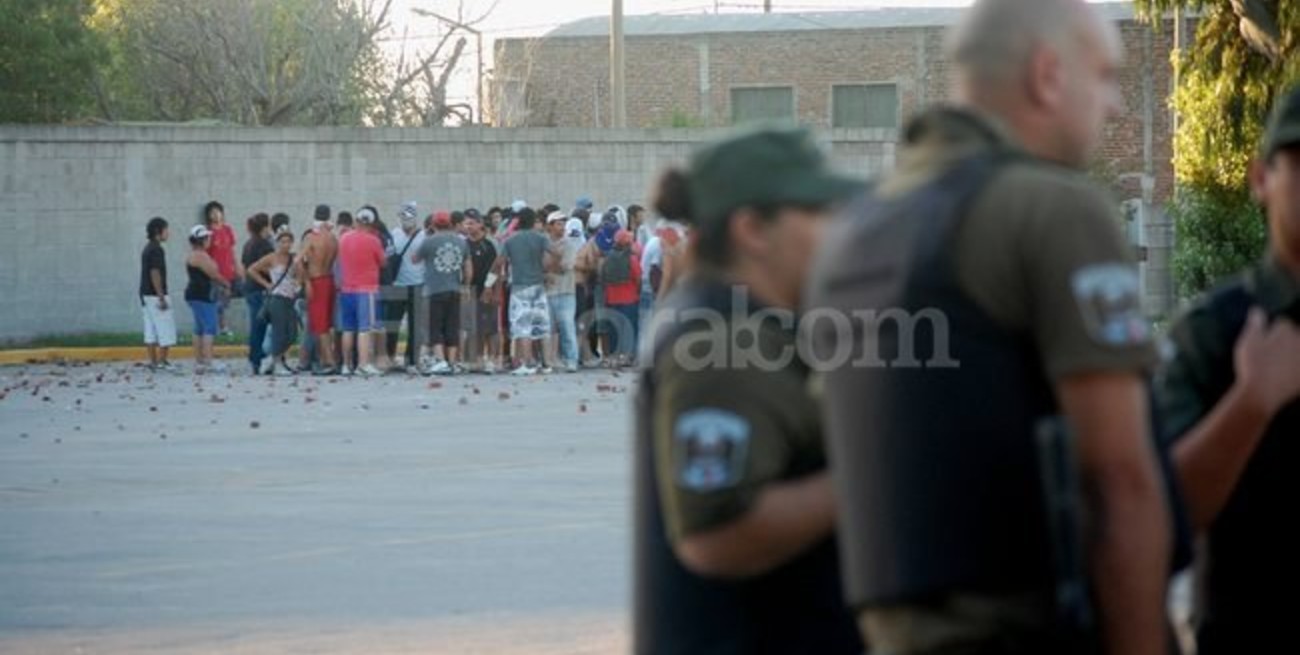 Los saqueos se repitieron el viernes y los comerciantes se defendieron
