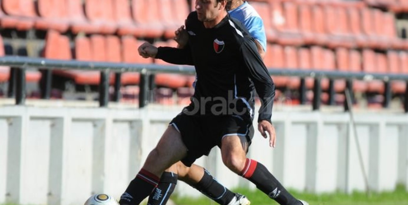 Colón preguntó en Rosario por Lazzaroni