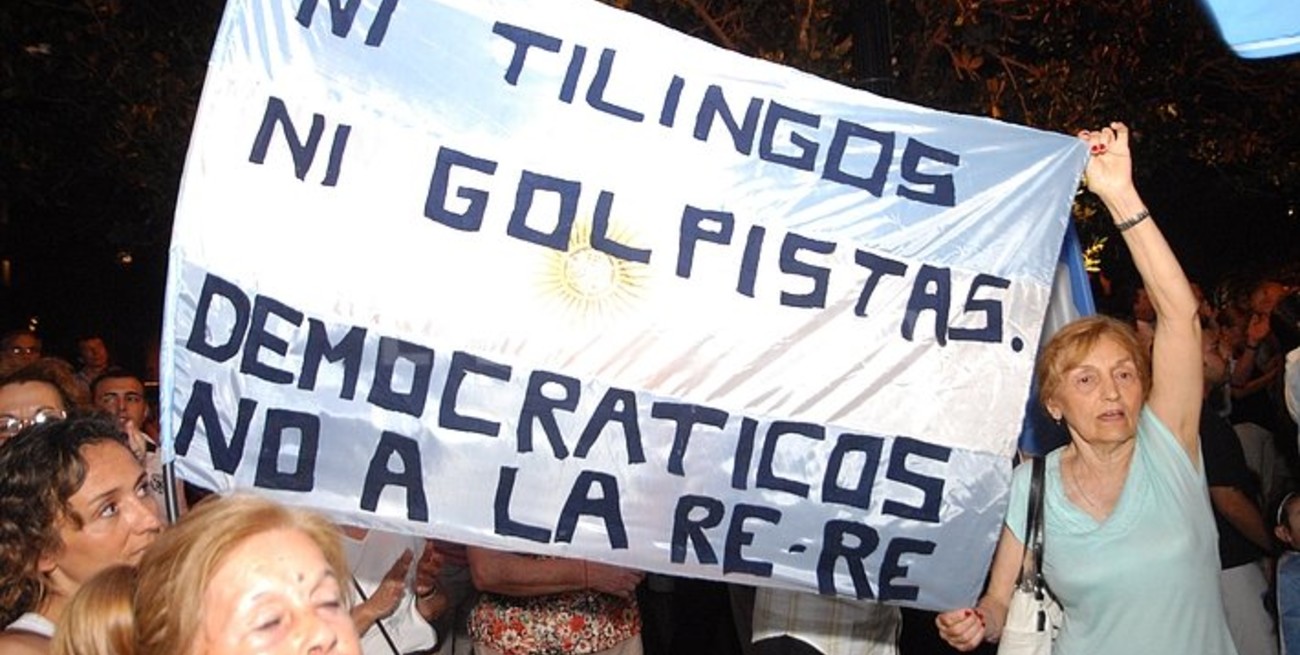 Masivo reclamo contra el gobierno