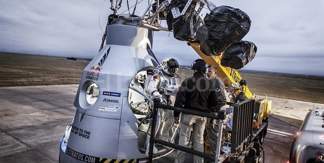 Saltó de la estratósfera y vivió para contarlo