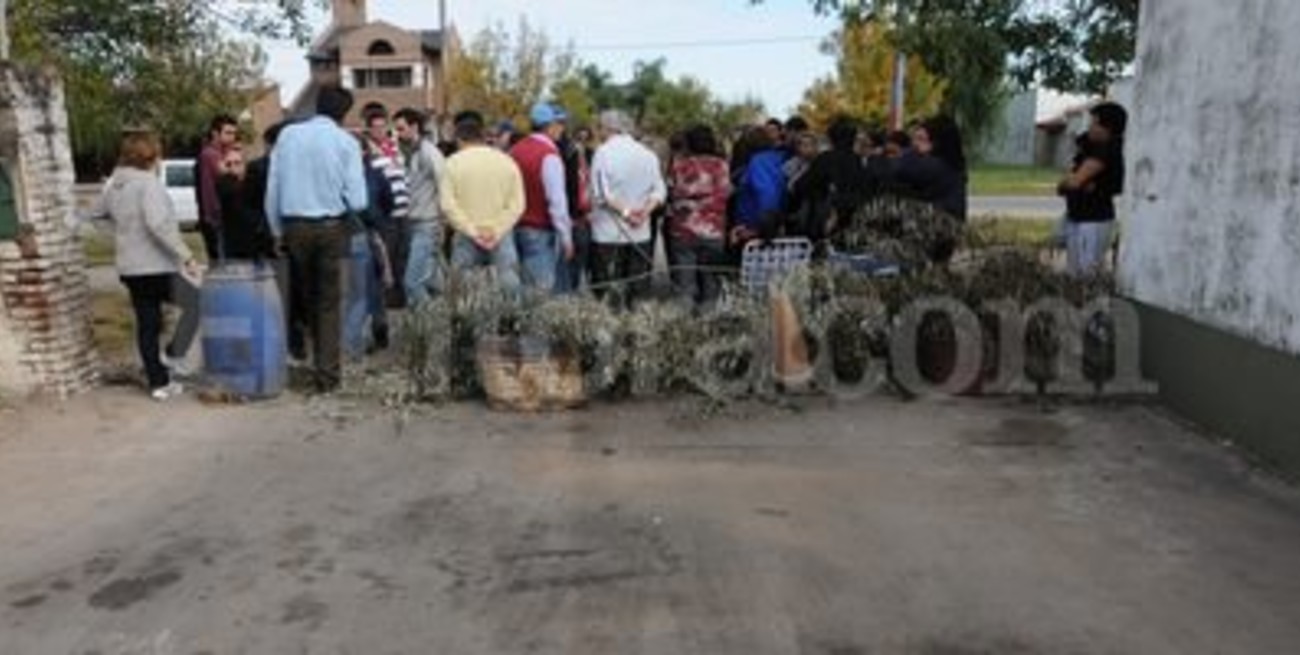 Bloquearon la parada de la Línea Recreo