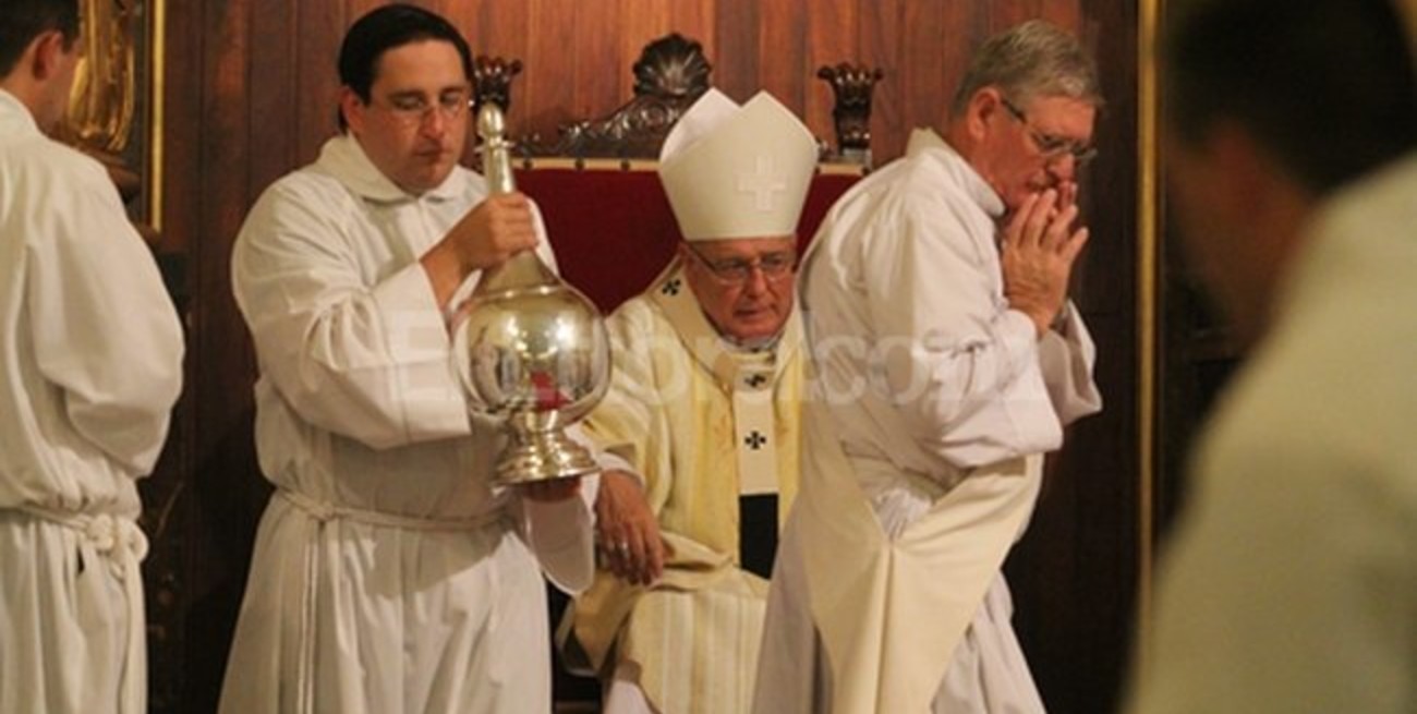 Arancedo ofrece una misa en la Catedral santafesina por el Papa y su sucesor