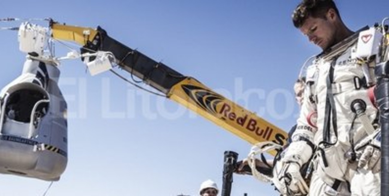Félix Baumgartner salta desde la estratósfera