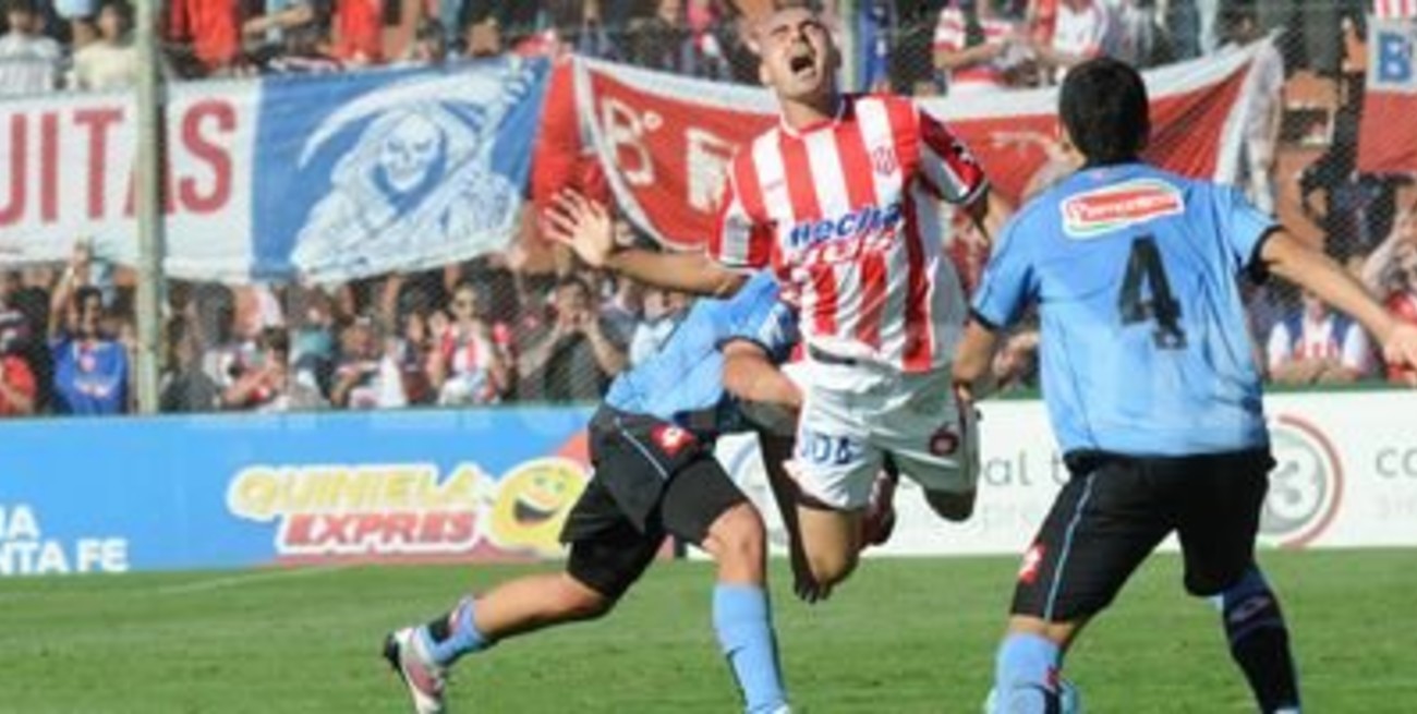 Unión sólo conjuga el verbo atacar