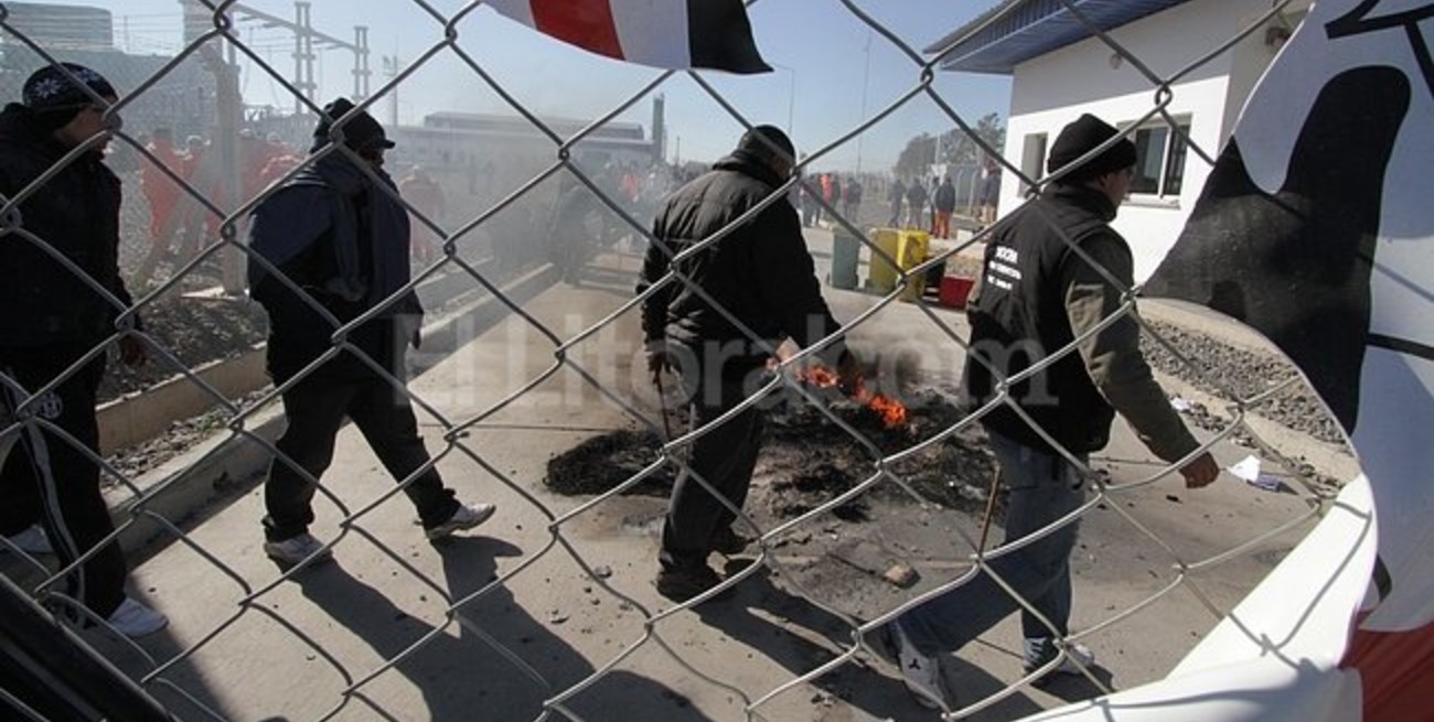 Emanuel Araya seguirá preso tras ser procesado por coacción y usurpación