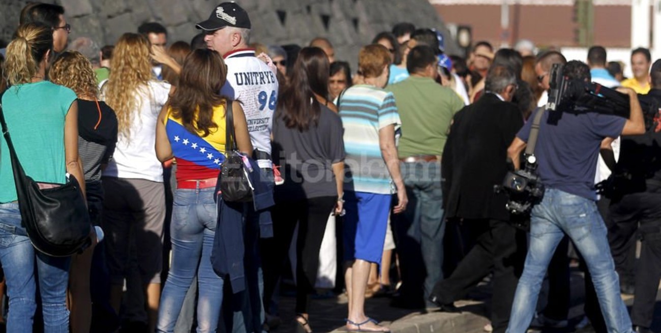 Largas colas para votar en Venezuela