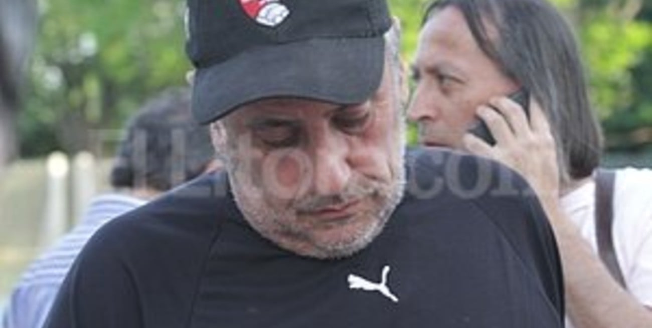 Complica a Rubén Moncagatta  su relación con la barra brava