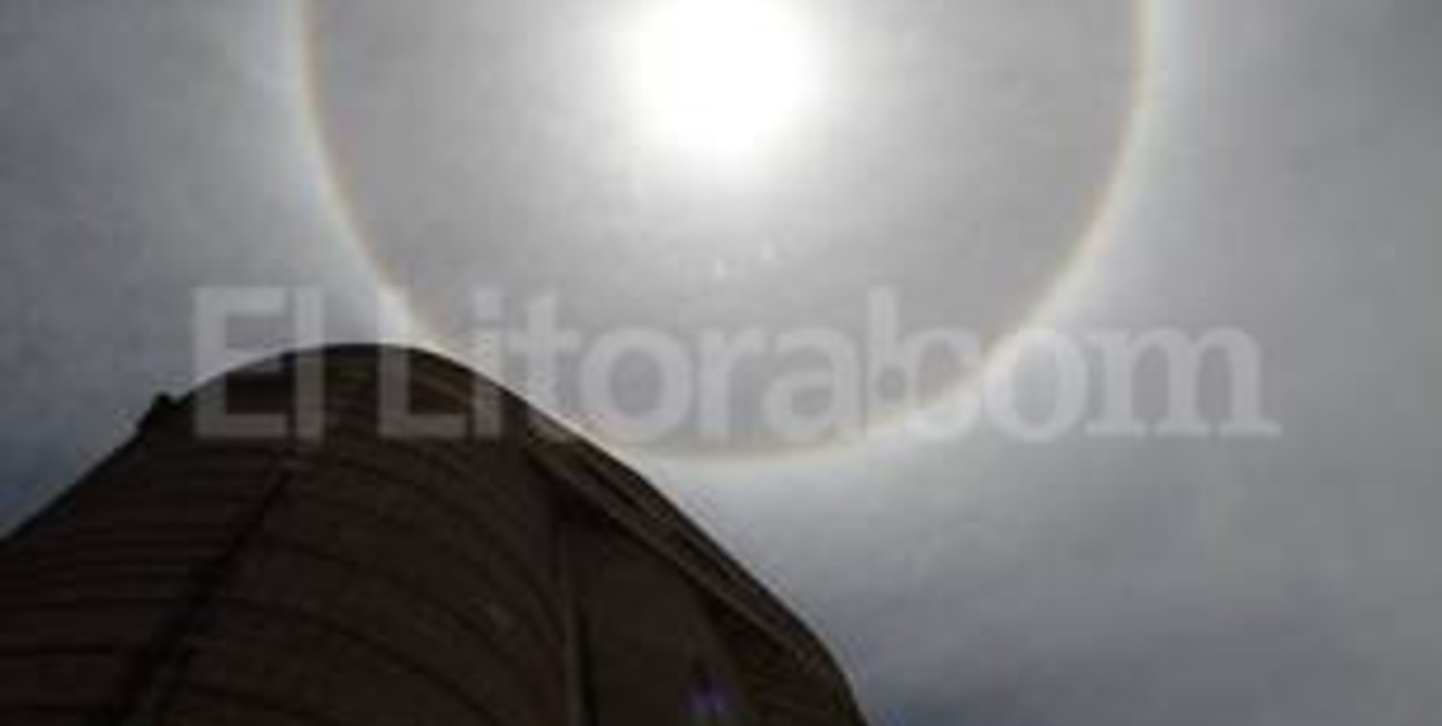 Un halo solar despertó la curiosidad de transeúntes