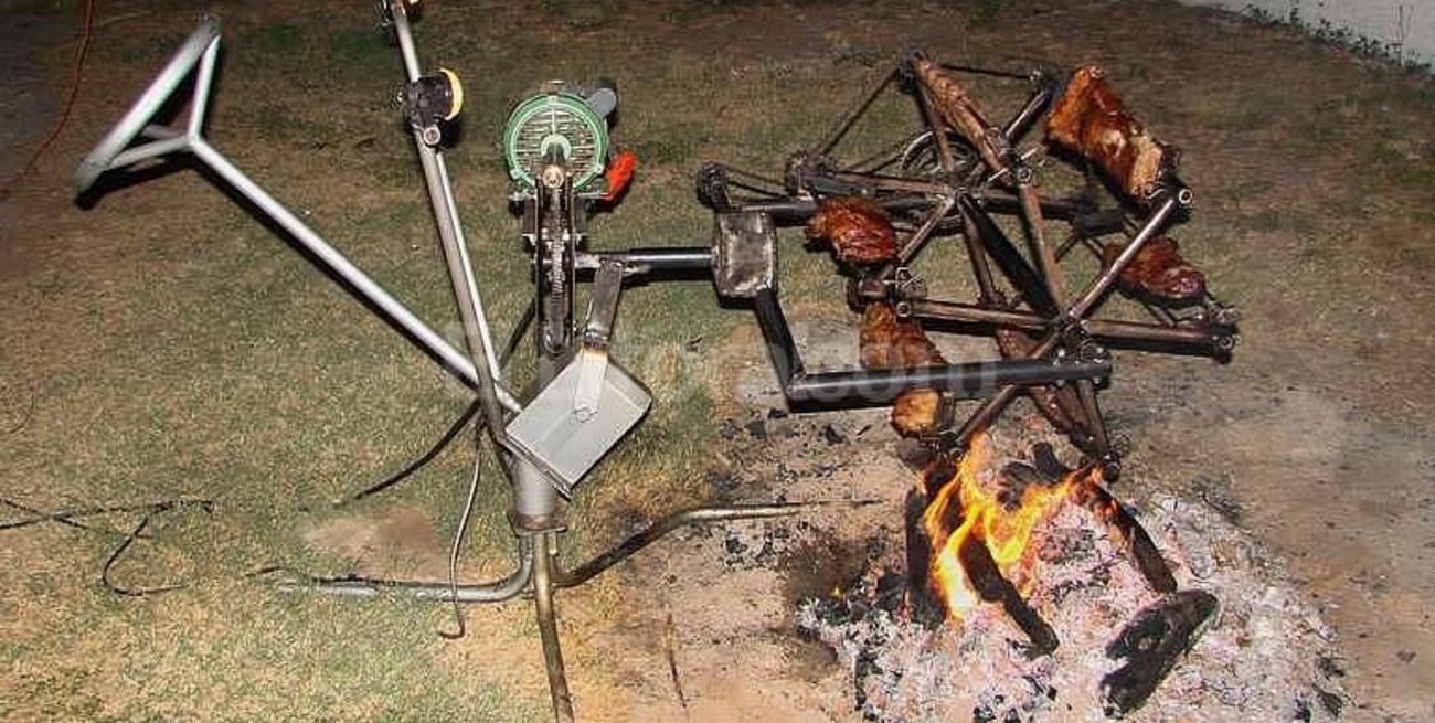 Chacarero inventó un asador con volante