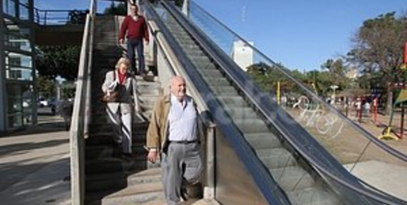 La escalera mecánica se rompió por cuarta vez