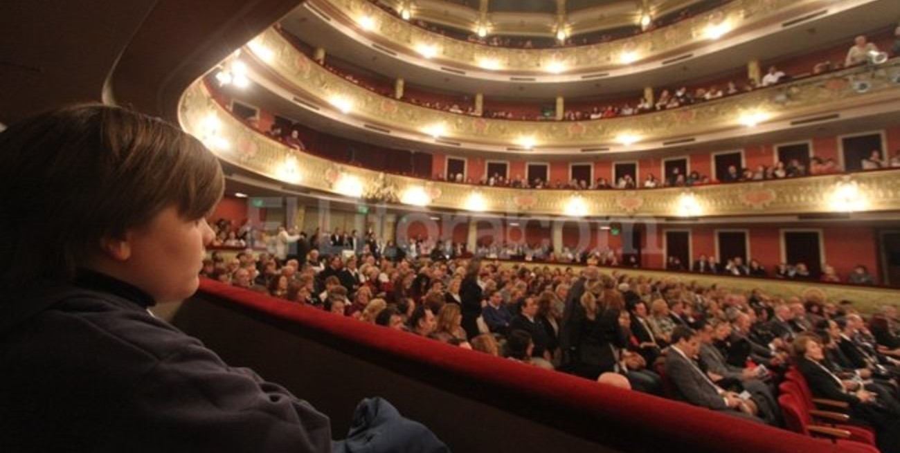 Con una velada de gala, comenzaron los actos por el 25 de Mayo