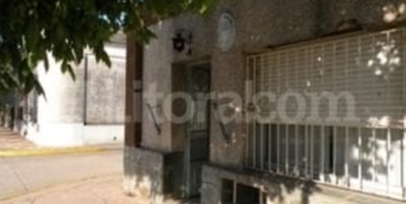 Vestidos como policías robaron un banco en San Jerónimo Sur