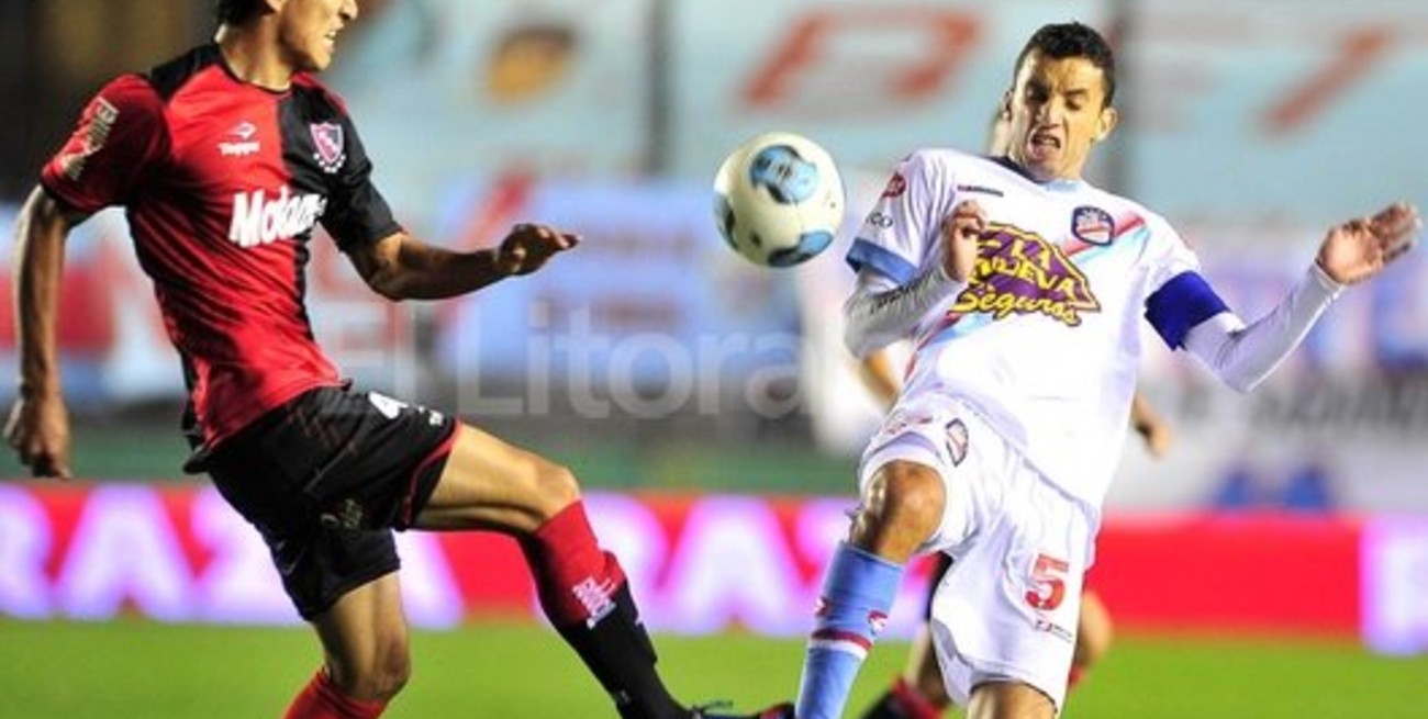 Dos "latigazos" de Benedetto dejaron a Ñuls sin la punta del torneo