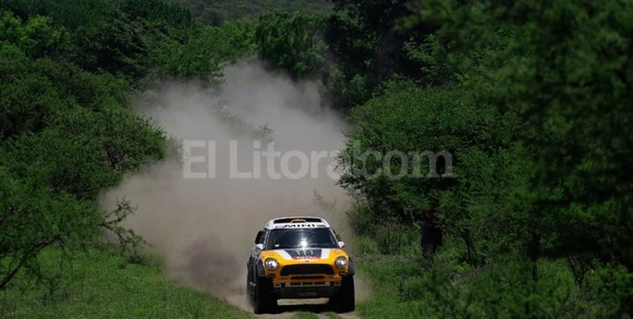 Aparecen las primeras dunas y el Dakar se divide