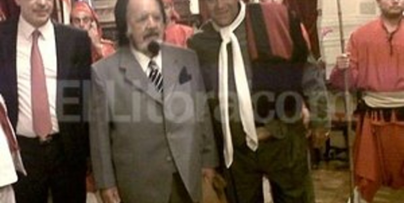 Horacio Guarany recibió la distinción "Néstor Kirchner" en la Cámara de Diputados