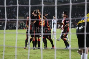 Colón no puede caer en la red que trae Burruchaga 