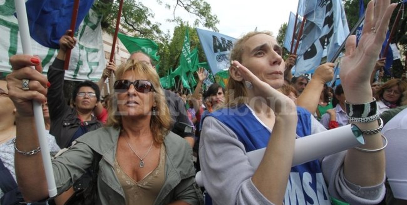 Cómo cobrarán el aumento los docentes