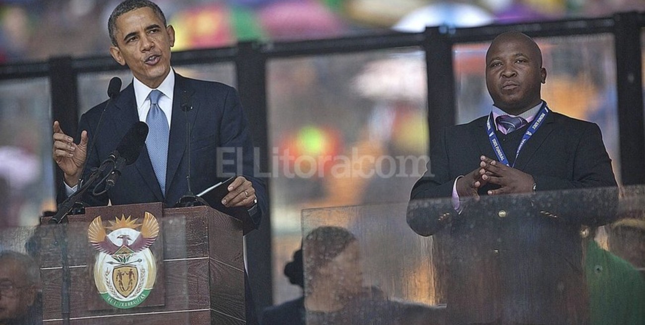 Internaron al intérprete falso del funeral de Mandela