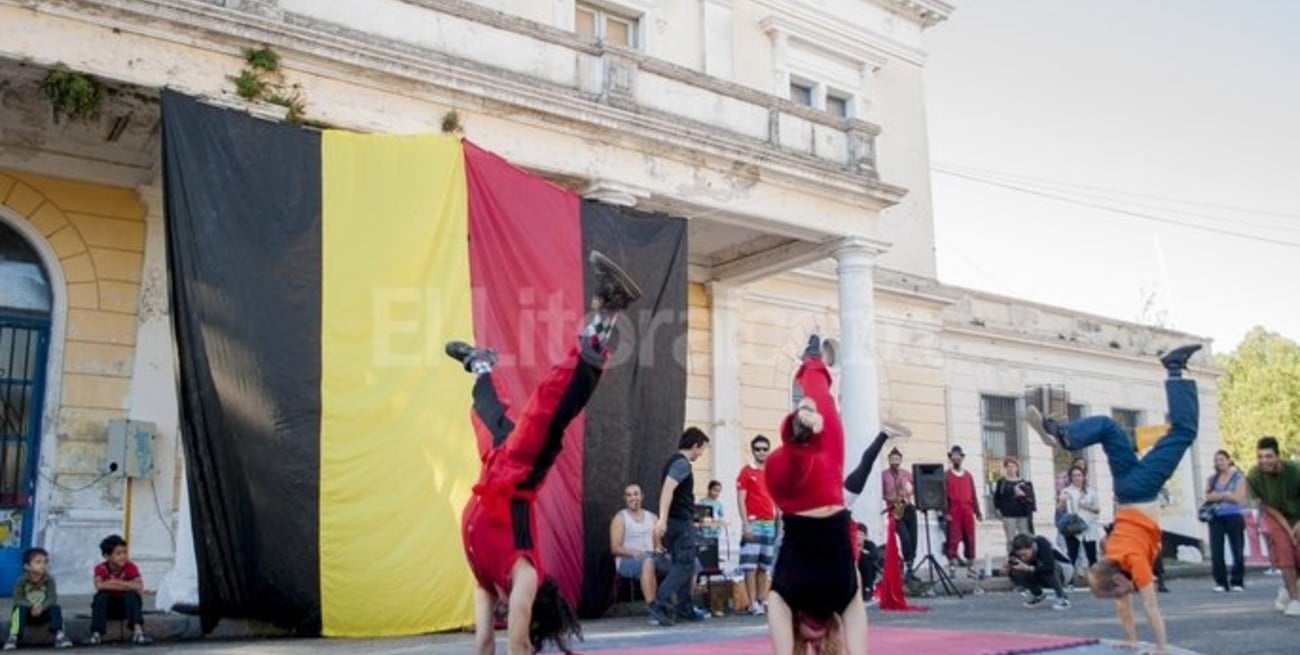 Artistas circenses vuelven a andar la ciudad