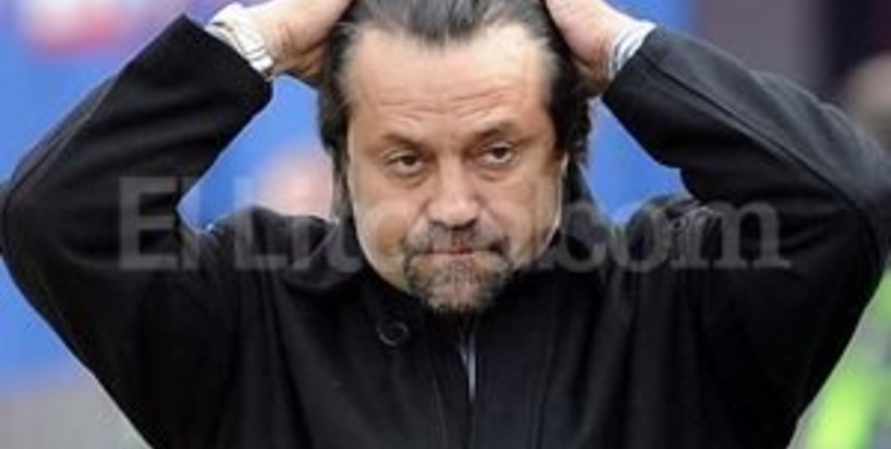 Denunciaron al DT Caruso Lombardi por golpear a su ex esposa durante una discusión