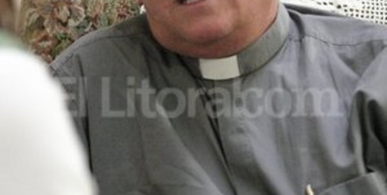 El padre Ceschi afirmó que "los homosexuales no son totalmente normales"