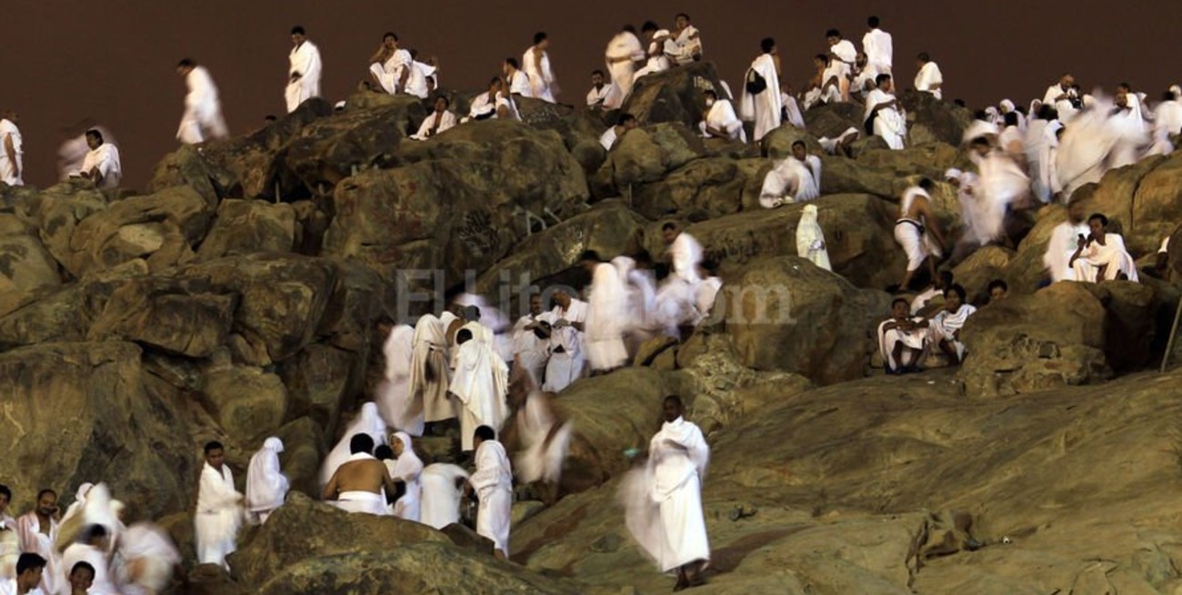 Rumbo a la meca: hoy ascienden al monte Arafat