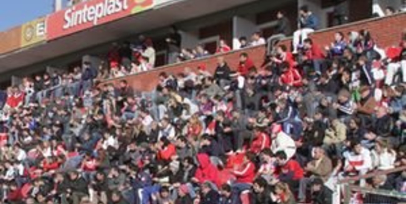 Sólo los socios y con cuota al día