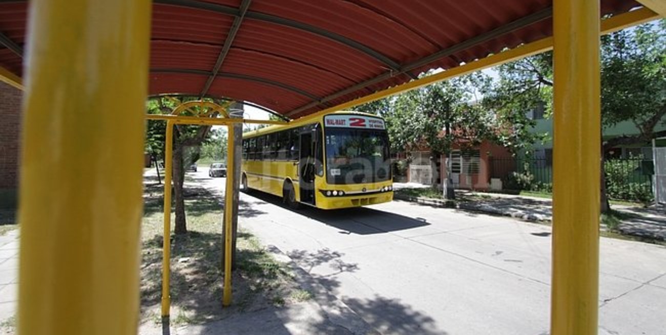 Demoras de hasta 45 minutos en la Línea 2