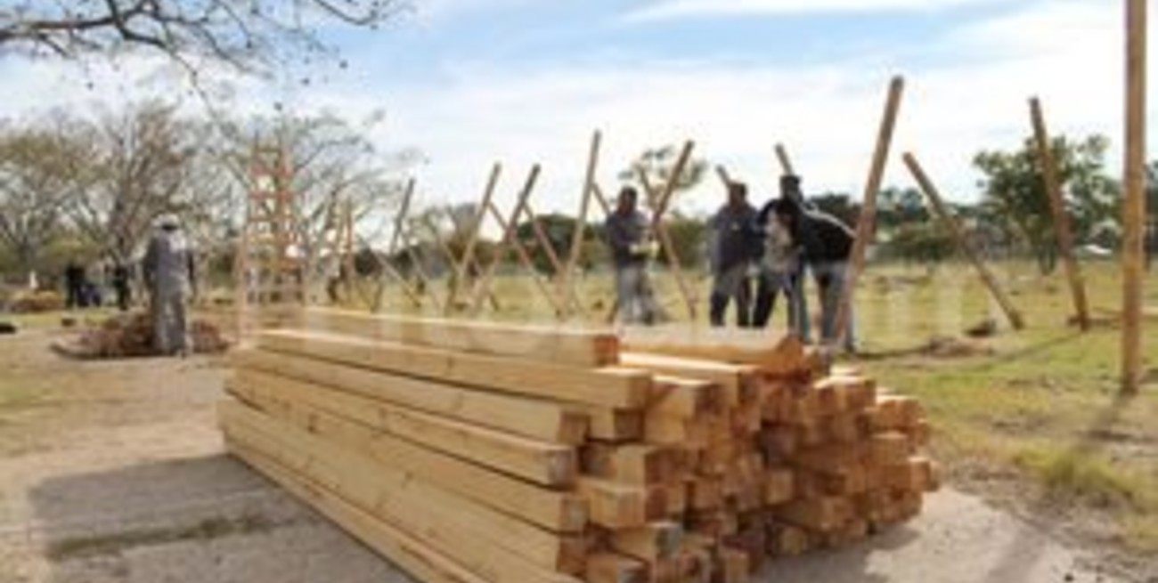 Ya construyen refugios para alojar evacuados