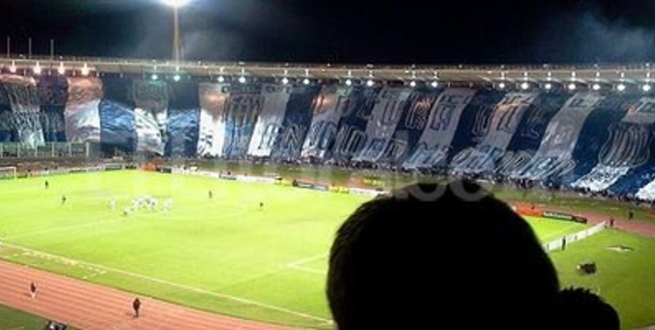 Talleres está vivo: llenó el Kempes y presentó el trapo más grande