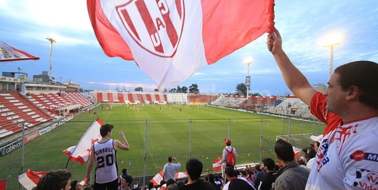 Banderazo tatengue en el 15 de Abril