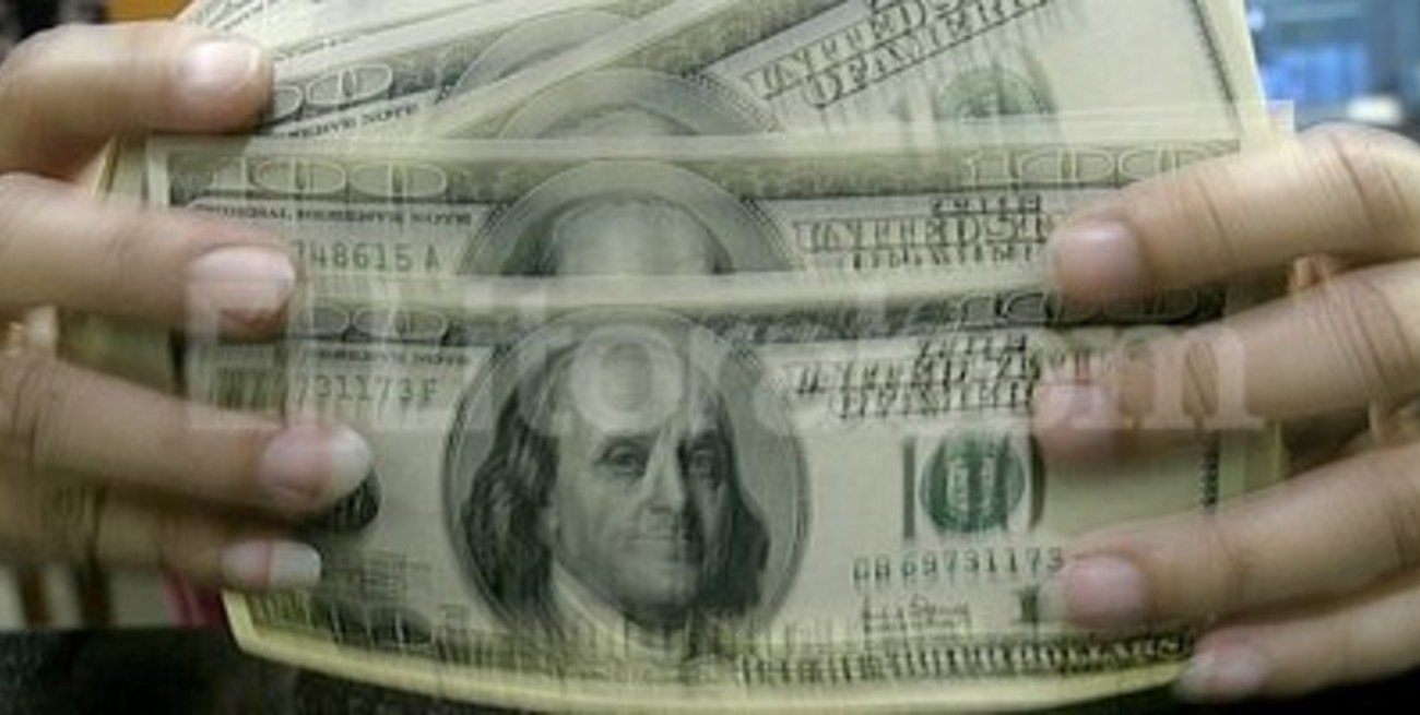 El dólar llegó a la cifra récord de $ 7,14