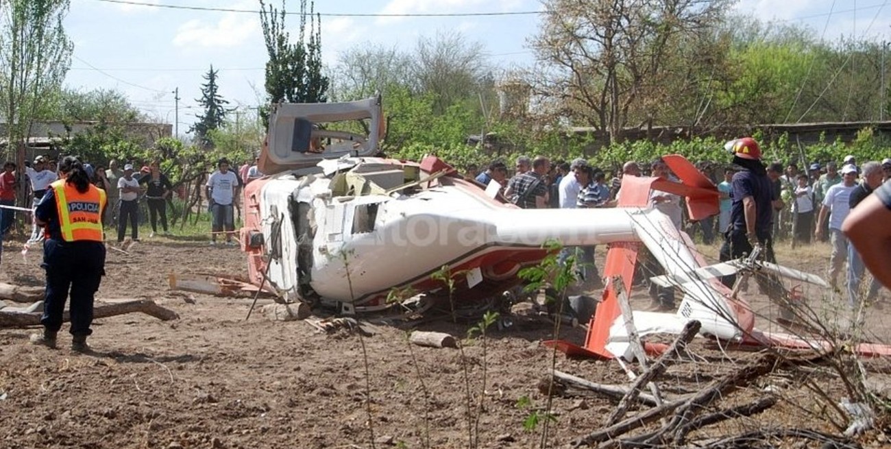 Primeras imágenes tras la caída del helicóptero que trasladaba a Gioja